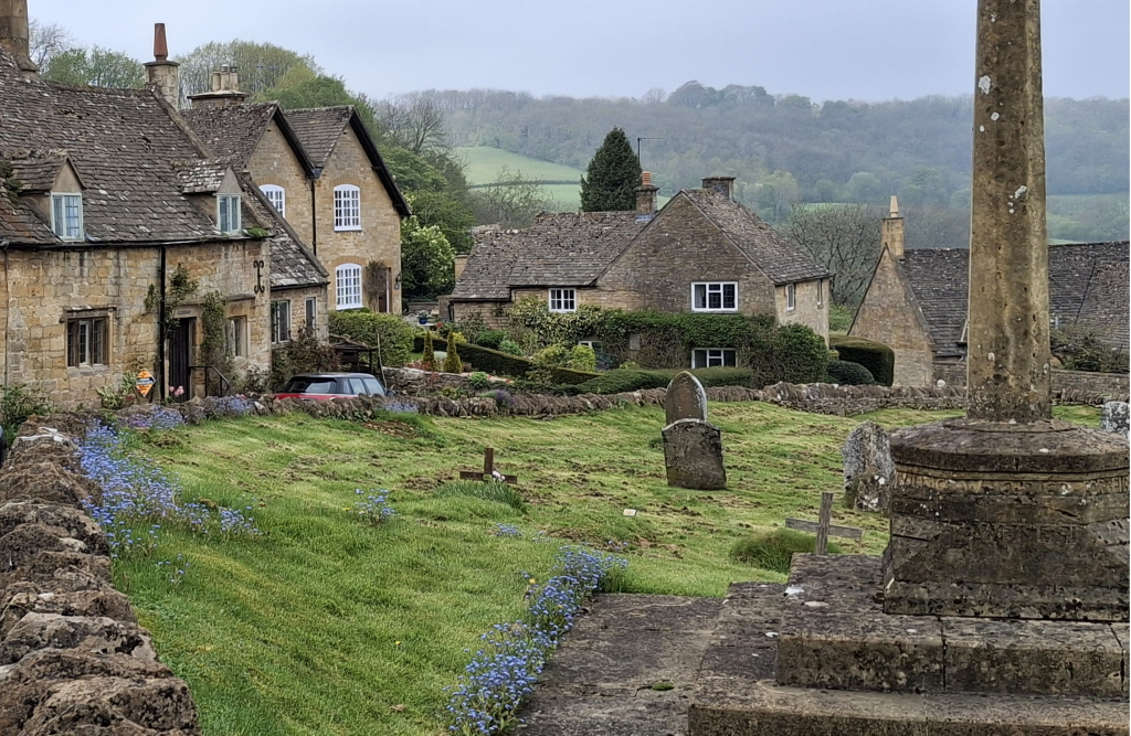 snowshill_square